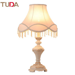 TUDA Beige Retro Resin Princess Table Lamp